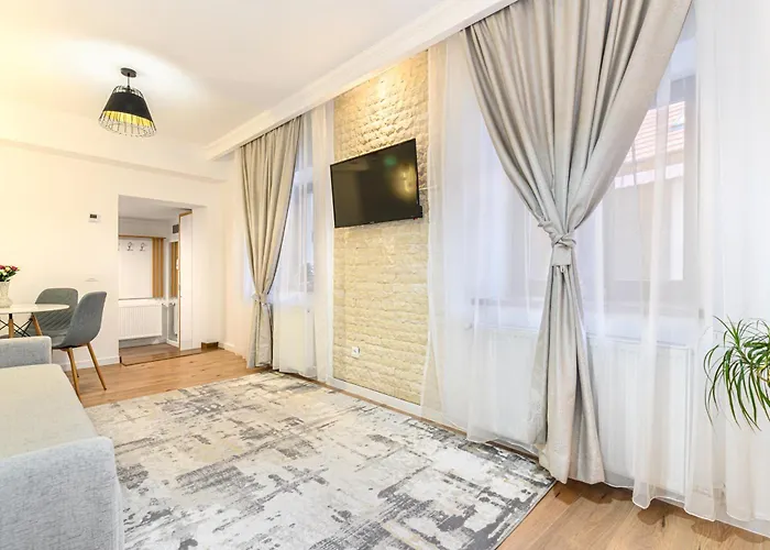 Koa - Hidden Old Town Brassó